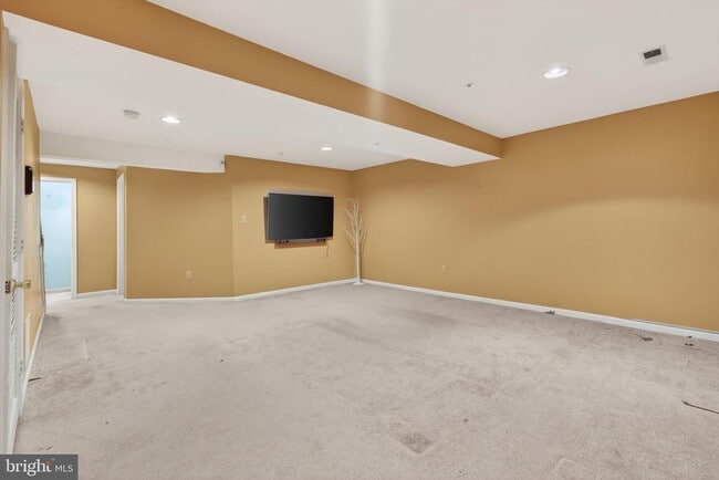 Building Photo - 8813 Ritchboro Rd