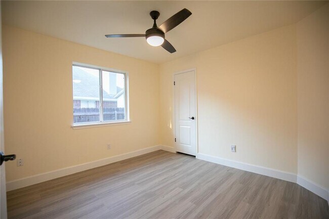 Building Photo - 12417 Mallard Ln