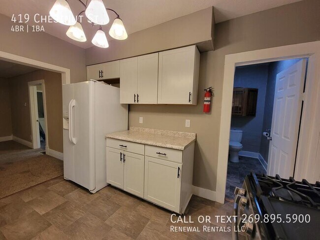 Building Photo - 419 Chestnut St