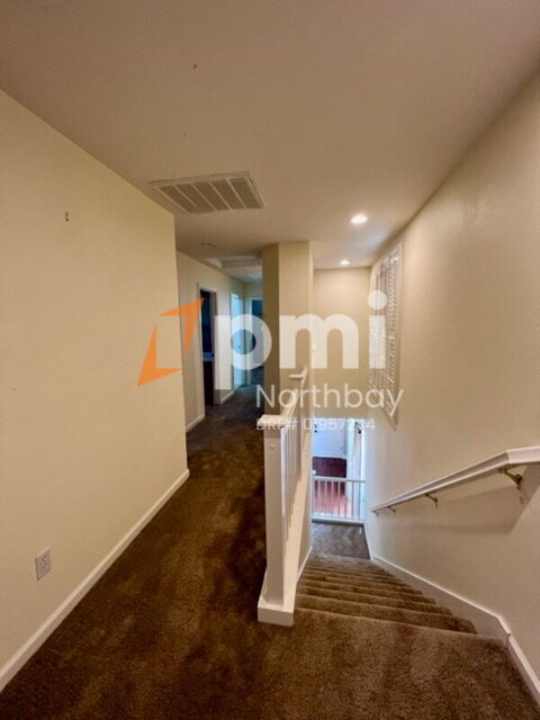 Building Photo - 1060 Villaggio Cir