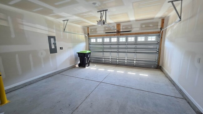 Building Photo - 427 McGarry Dr
