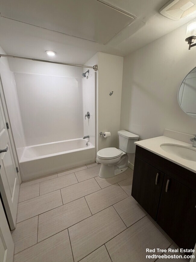 Building Photo - 10 Myrtle St