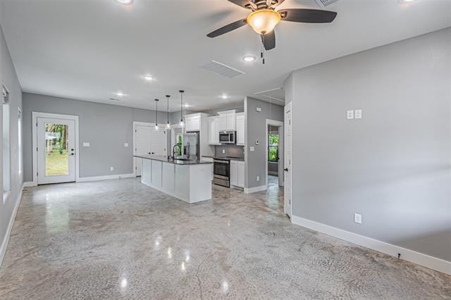 Building Photo - 117 W Sears St