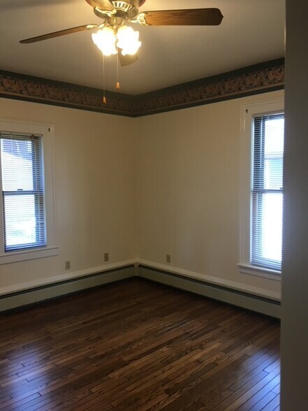 Building Photo - 238 Williams St