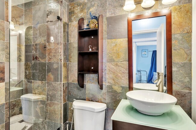 Building Photo - 130 Cypress Club Dr