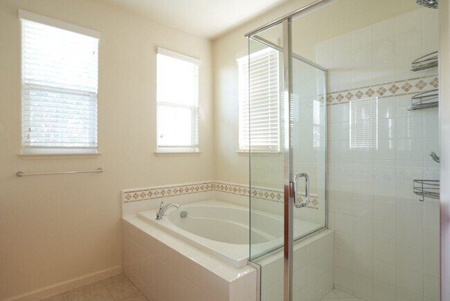 Building Photo - Four Bedroom Napa Home