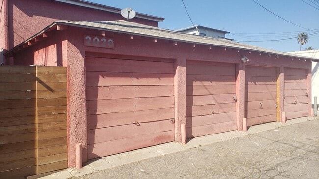 Building Photo - 2020 Ocean Park Blvd