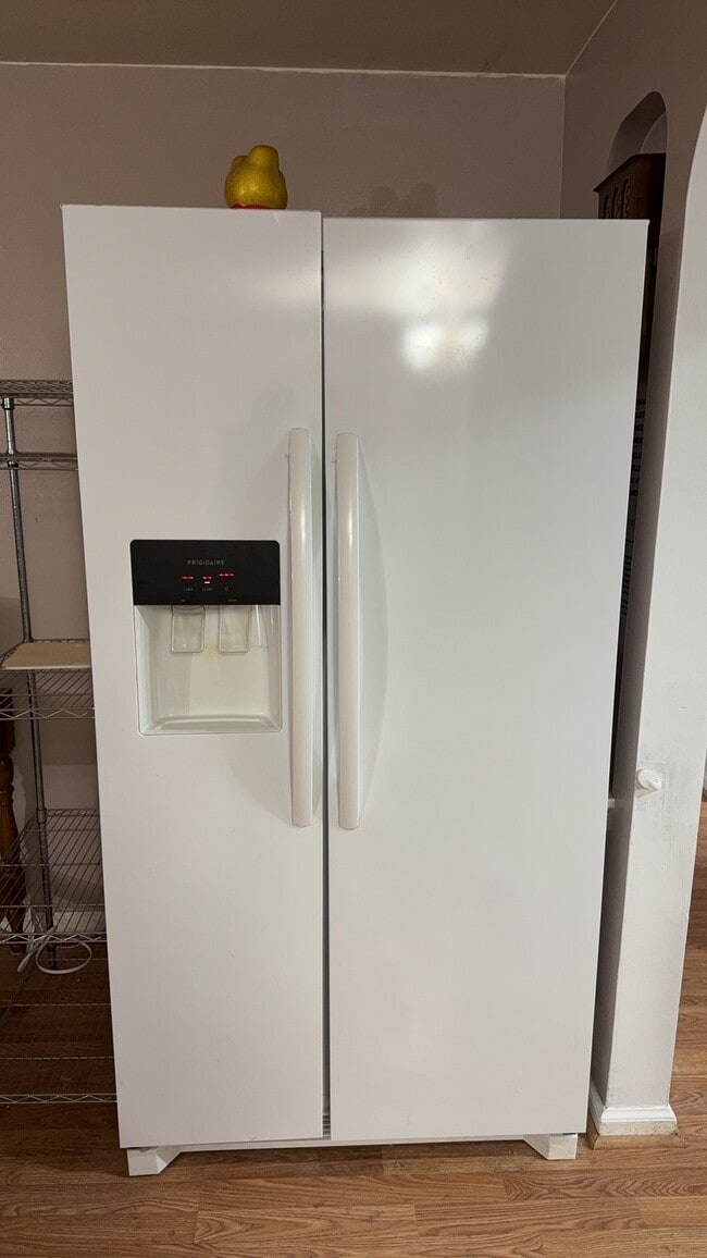 Building Photo - 3073 Eggert Rd