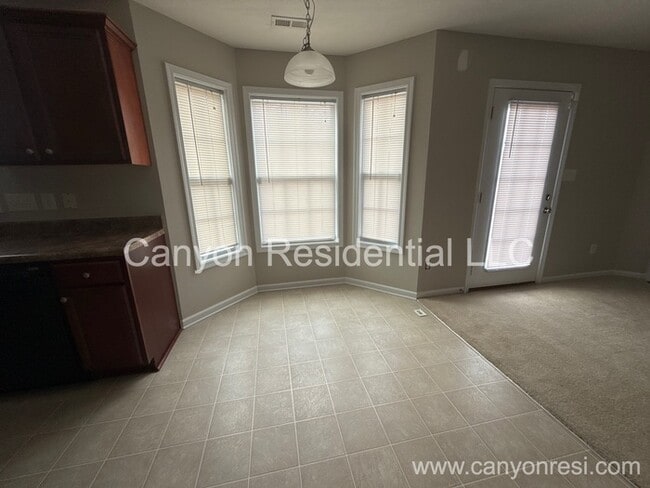 Building Photo - 3628 Crosswinds Dr