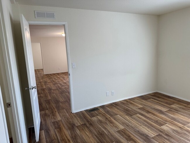 Building Photo - Newer 3 bedroom 2 bathroom house in Thurston!