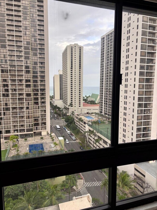 Building Photo - Available now: A studio 1 bath at Liliuokalani Gardens