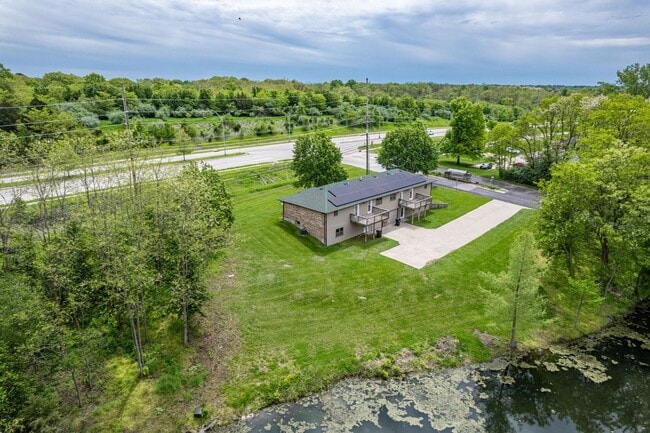 Building Photo - GEORGETOWN Duplex - SW Columbia – 3 Bed, 3...
