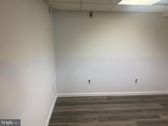 Building Photo - 7442 Forrest Ave