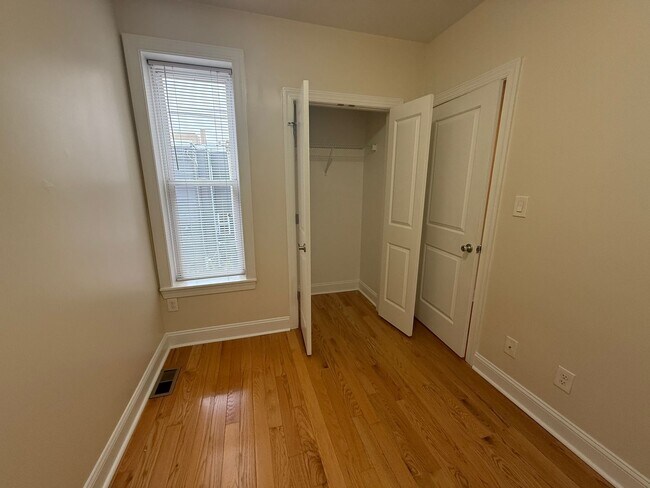 Building Photo - Newly Renovated Townhome in Philadelphia