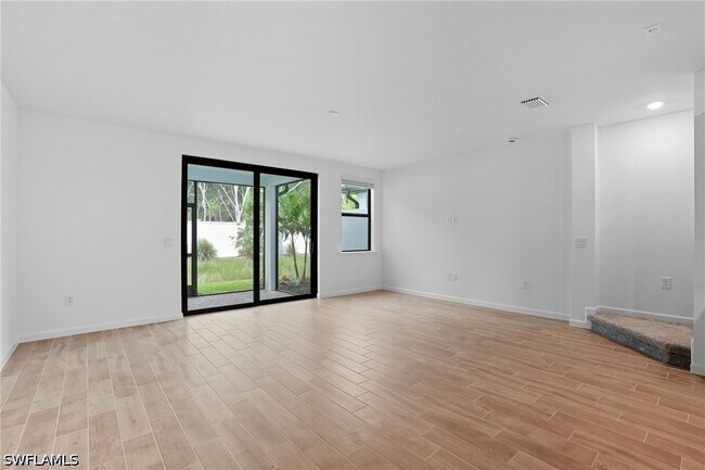 Building Photo - 27881 Radiant Ct