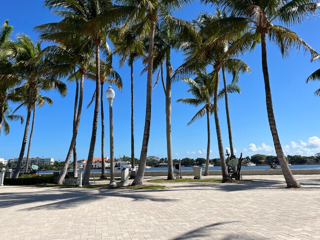 Building Photo - 610 Clematis St