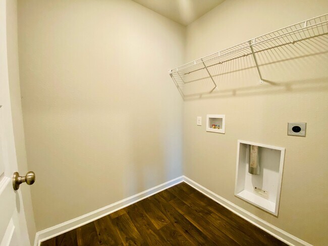 Building Photo - 23135 Shadowridge Dr