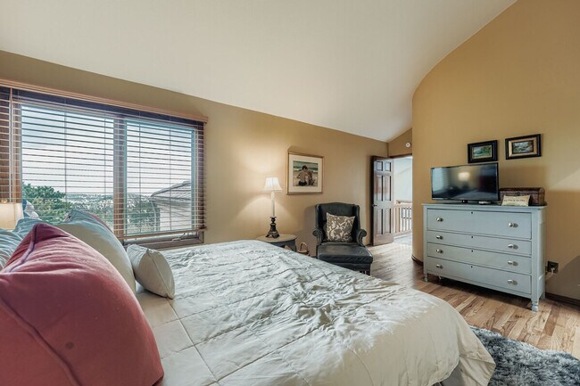 Building Photo - 776 Chimney Creek Dr