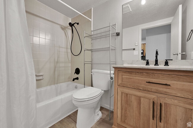 Building Photo - 3615 N Wolf Ldg Dr