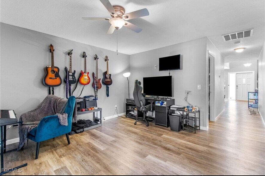 Building Photo - 17404 Dumont Dr