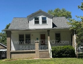 Building Photo - 1815 S Helfrich Ave