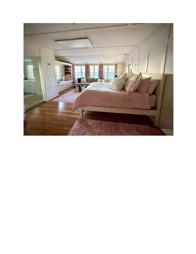 Building Photo - Amazing location in La Jolla for a big house. Gustavo Lopez AMSI