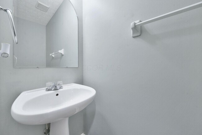 Building Photo - 1080 Mastell Dr