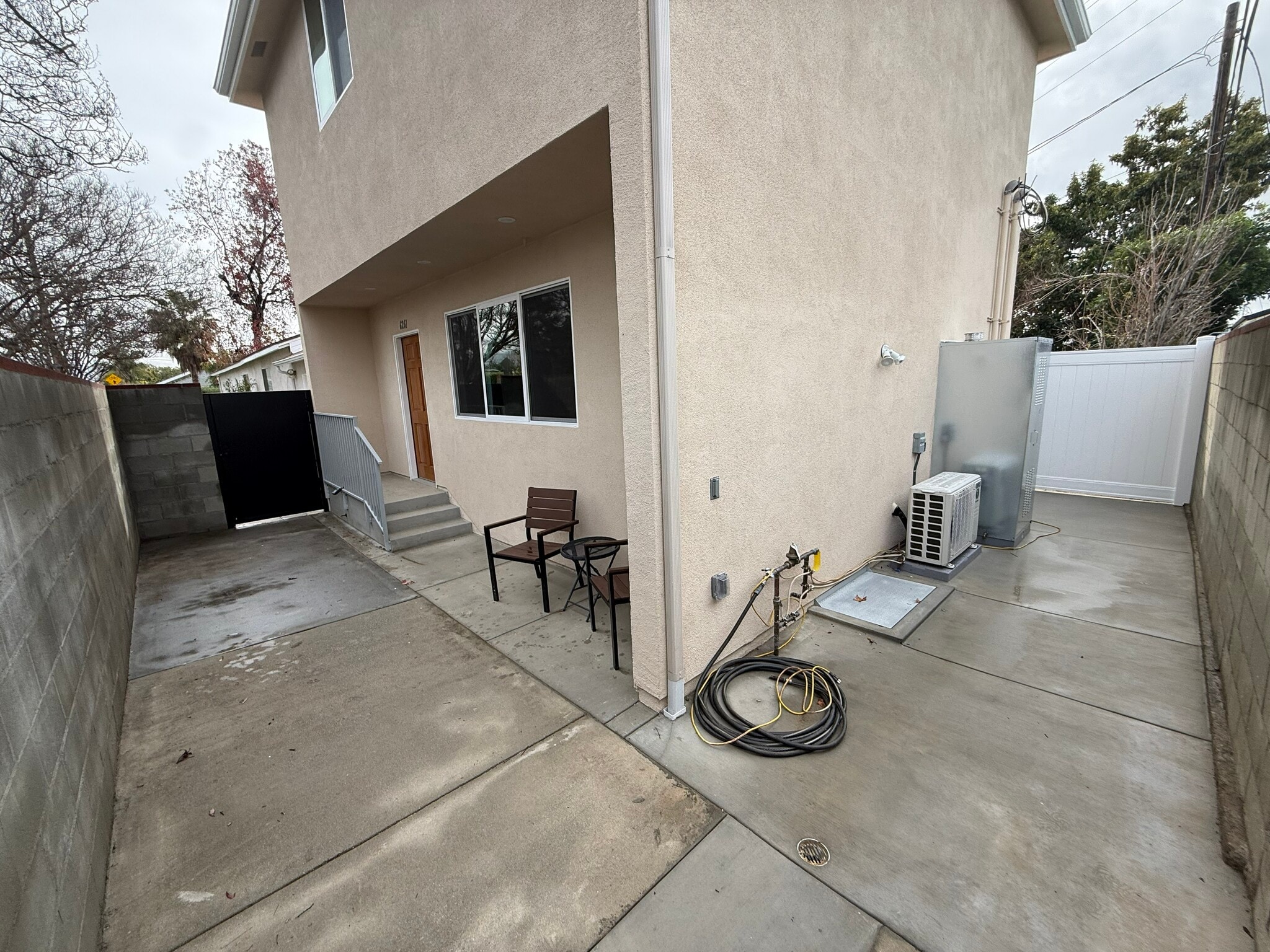 Private patio and sideyard - 6259 Riverton Ave