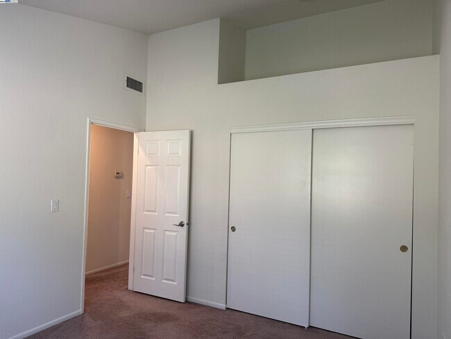Building Photo - 8145 Mountain View Dr