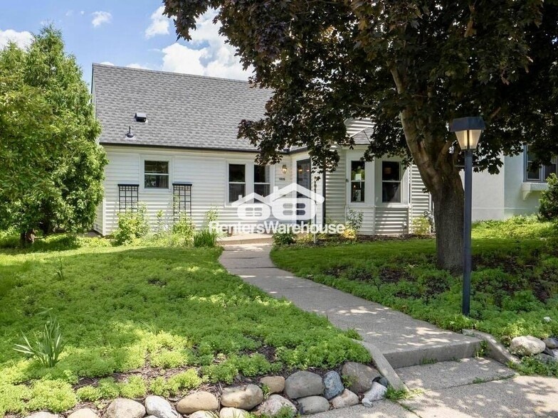 Primary Photo - 5529 1st Ave S