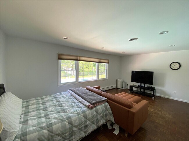 Building Photo - 213 Fort Lee Pl