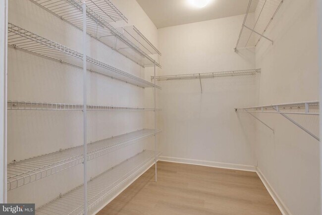 Building Photo - 1739 Theale Way
