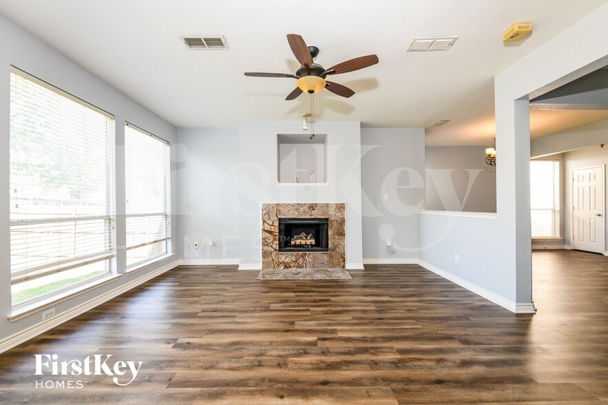 Building Photo - 4909 Lodgepole Ln