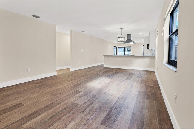 Building Photo - 391 NW 58th Ave