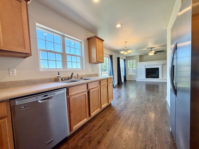 Building Photo - 4608 Garnet Way