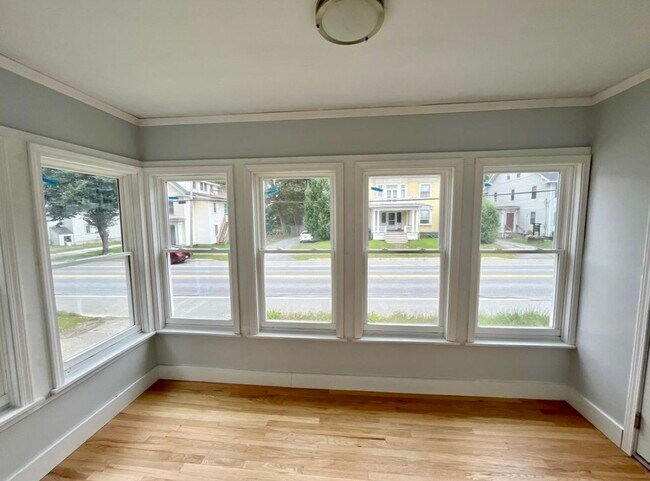 Building Photo - 409 Hammond St