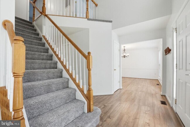 Building Photo - 11 St Marks Ct