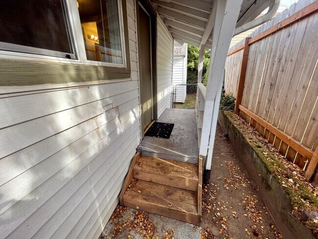Building Photo - Cozy Kenton Home with Fenced Yard, Shed