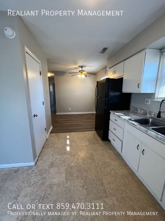 Building Photo - 1662 Costigan Dr