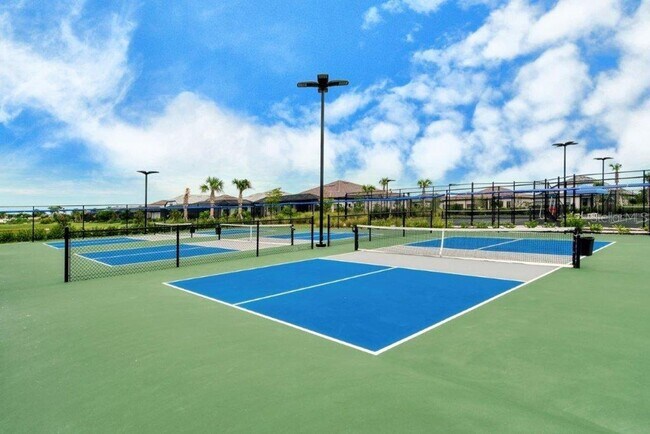 Building Photo - **AVAILABLE FOR THIS UPCOMING SEASON!! 4 M...