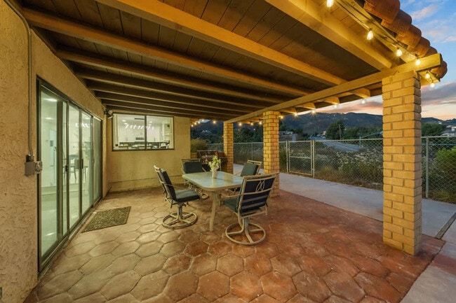 Building Photo - 14552 Skyline Truck Trail