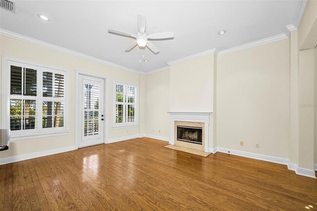 Building Photo - 924 Hemingway Cir