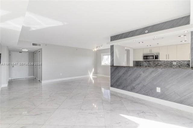 Building Photo - 1345 West Ave