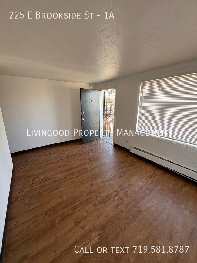 Building Photo - 225 E Brookside St