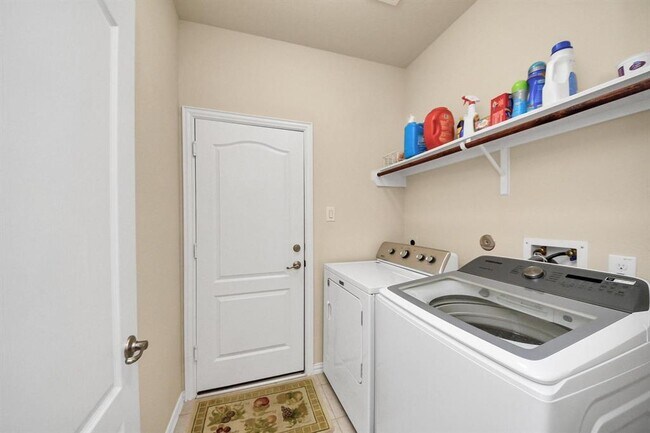 Building Photo - 4210 Audrey Manor Ln