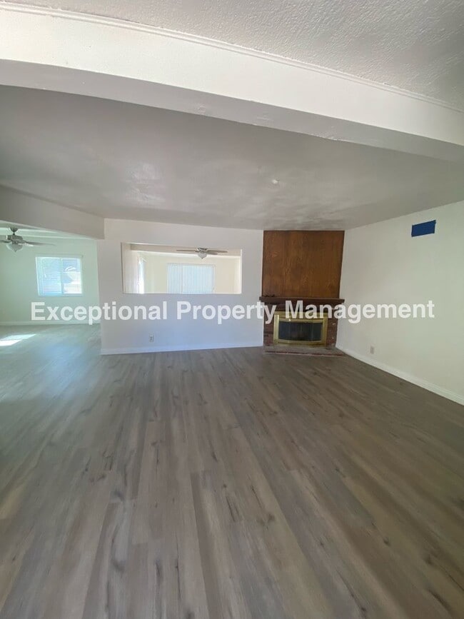 Building Photo - Great 4 bedroom 2 bath single story home