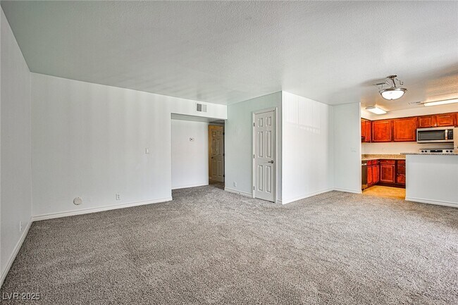 Building Photo - 5240 Indian River Dr