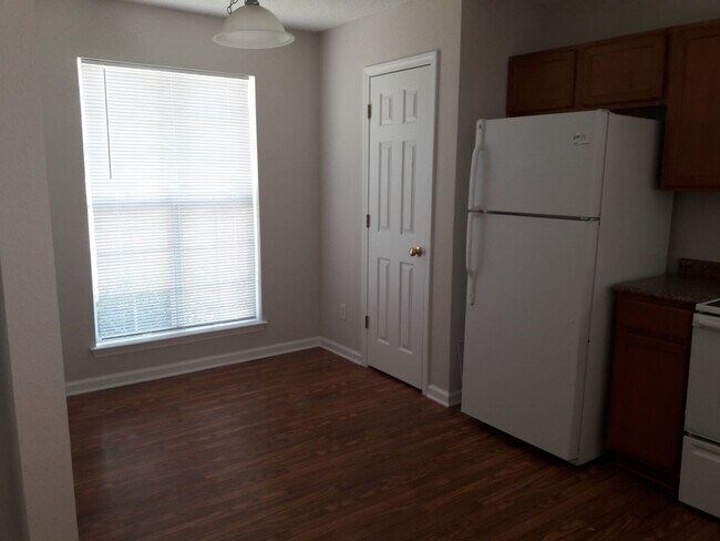 Building Photo - 25 Halyard Dr