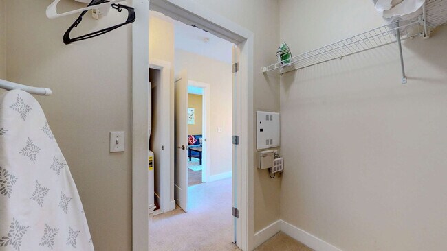 Building Photo - 545 Bedford St