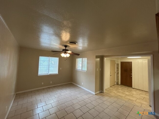 Building Photo - 1814 Crestridge Dr